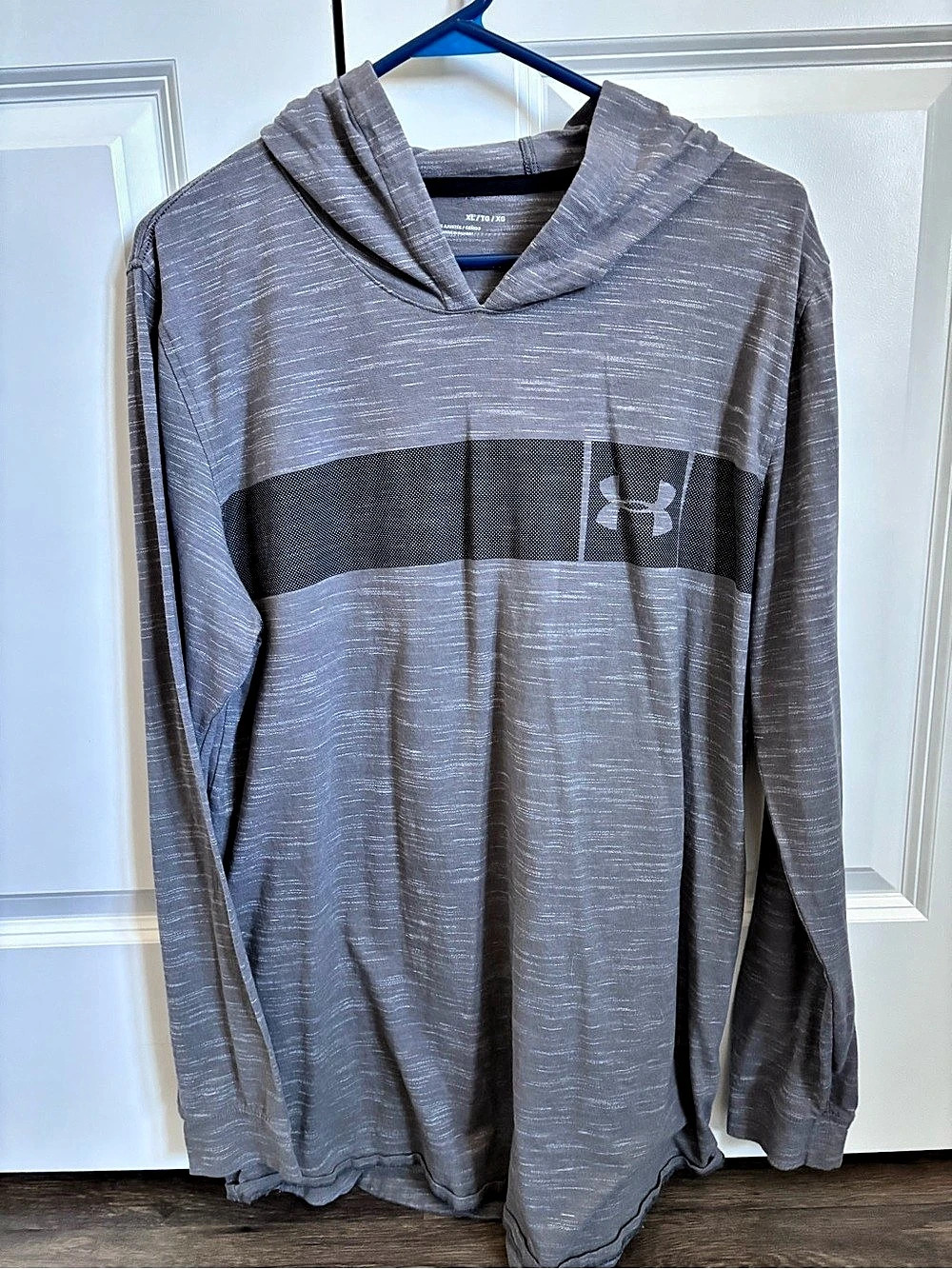 Under Armour Men's Gray & Black Hoodie Size XL Like New
